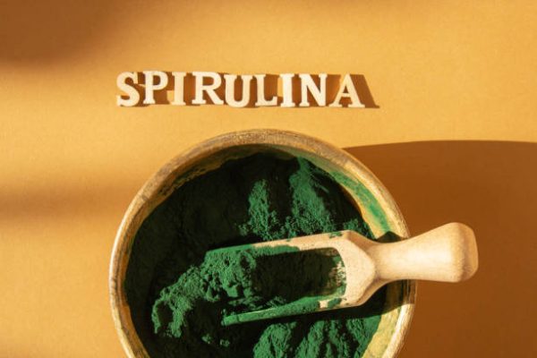 Organska spirulina u prahu - superhrana bogata proteinima, vitaminima i mineralima, savršena za detoksikaciju i jačanje imuniteta