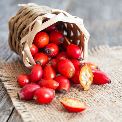 Šipak u prahu – prirodni izvor vitamina C za imunitet, hormone i zdravlje kože.