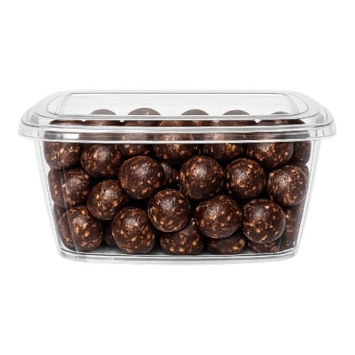 Čia kuglice posne na beloj pozadini